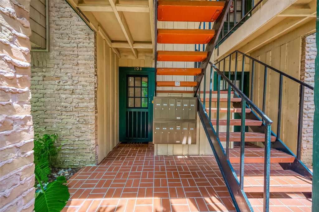 8221 Kingsbrook Road # 108