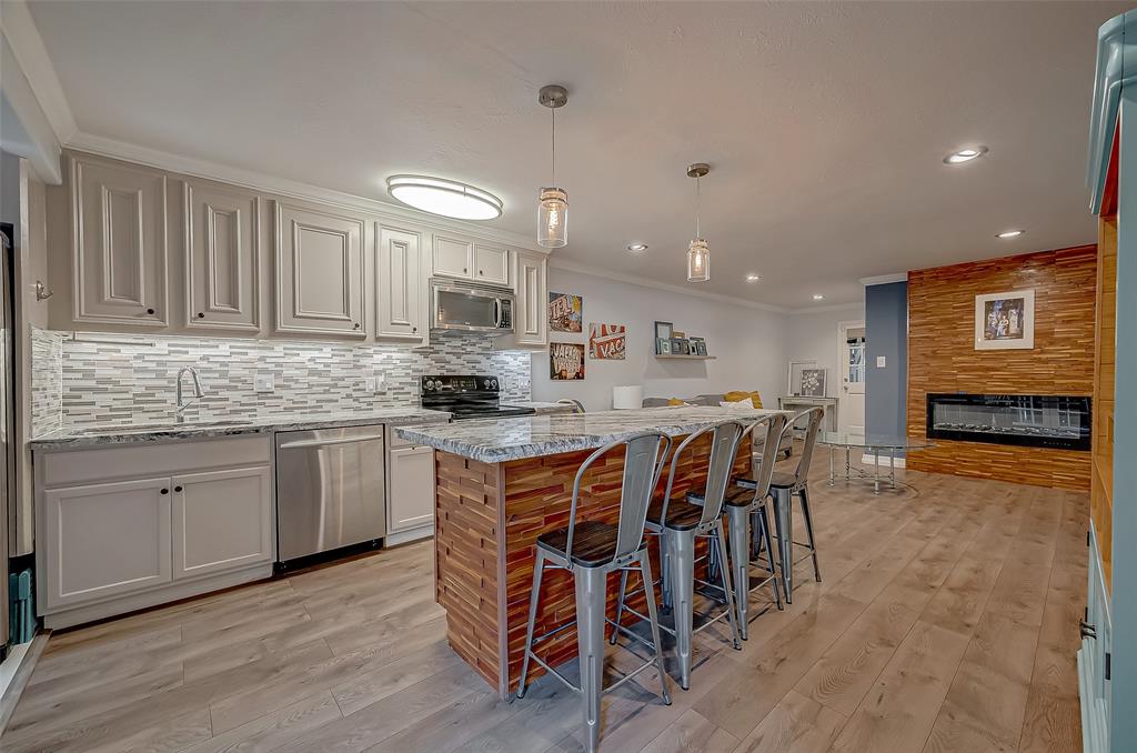 8221 Kingsbrook Road # 108