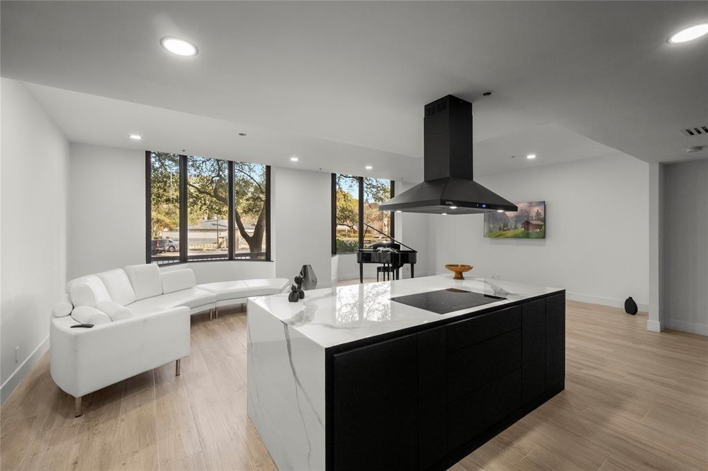 5555 Del Monte Drive # 103
