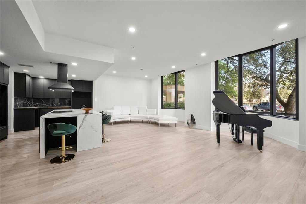 5555 Del Monte Drive # 103