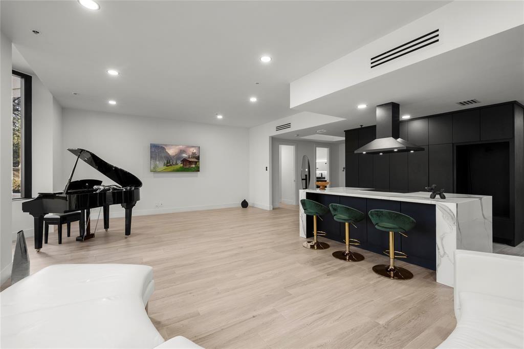 5555 Del Monte Drive # 103