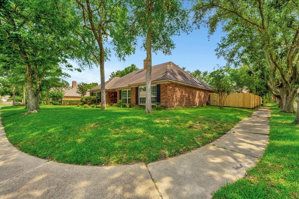 15402 Willow Shores Drive