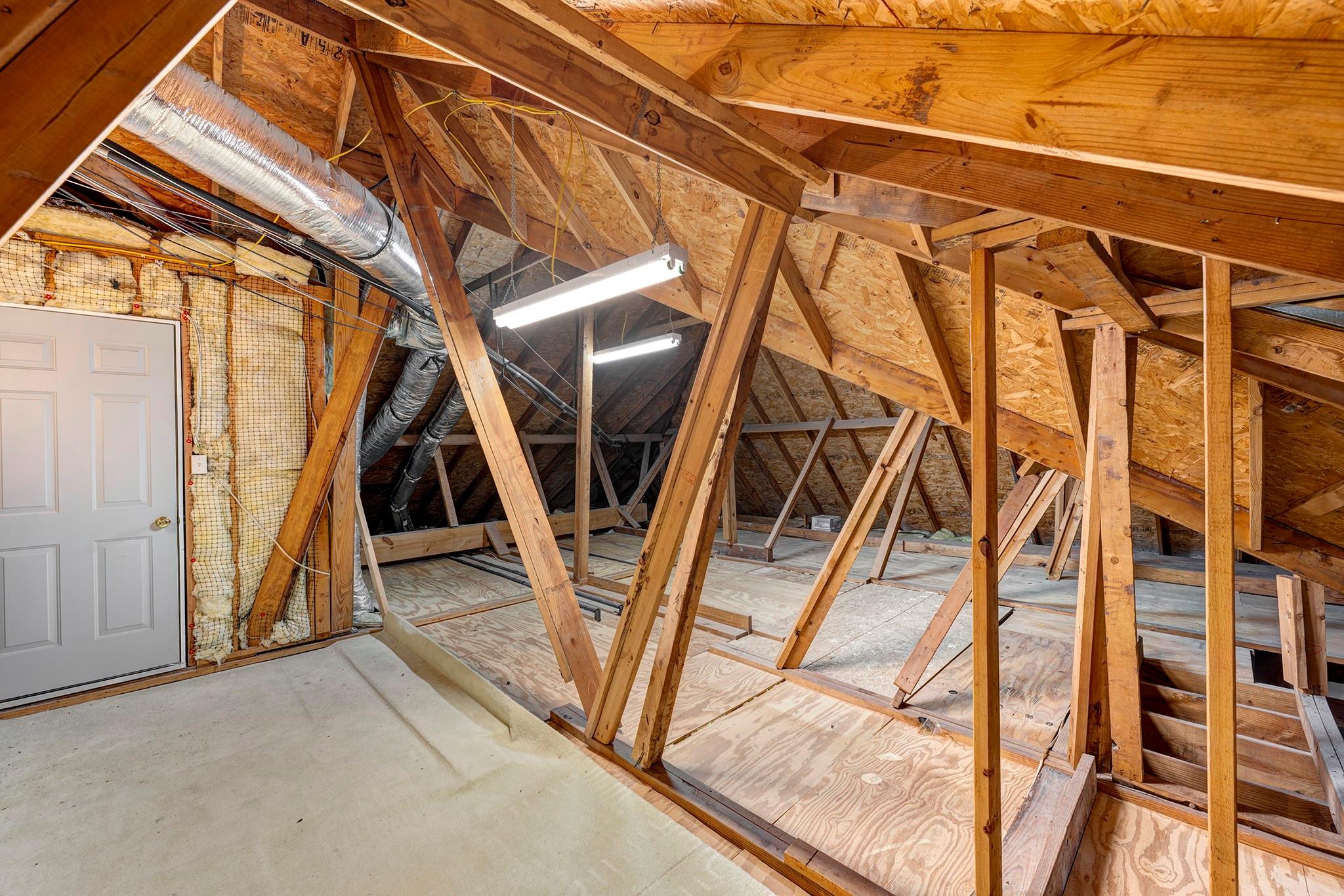 7 Mustang Point Court