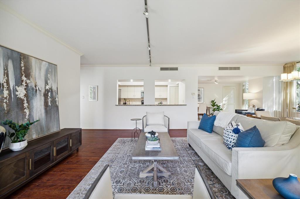 14 Greenway Plaza # 3Q