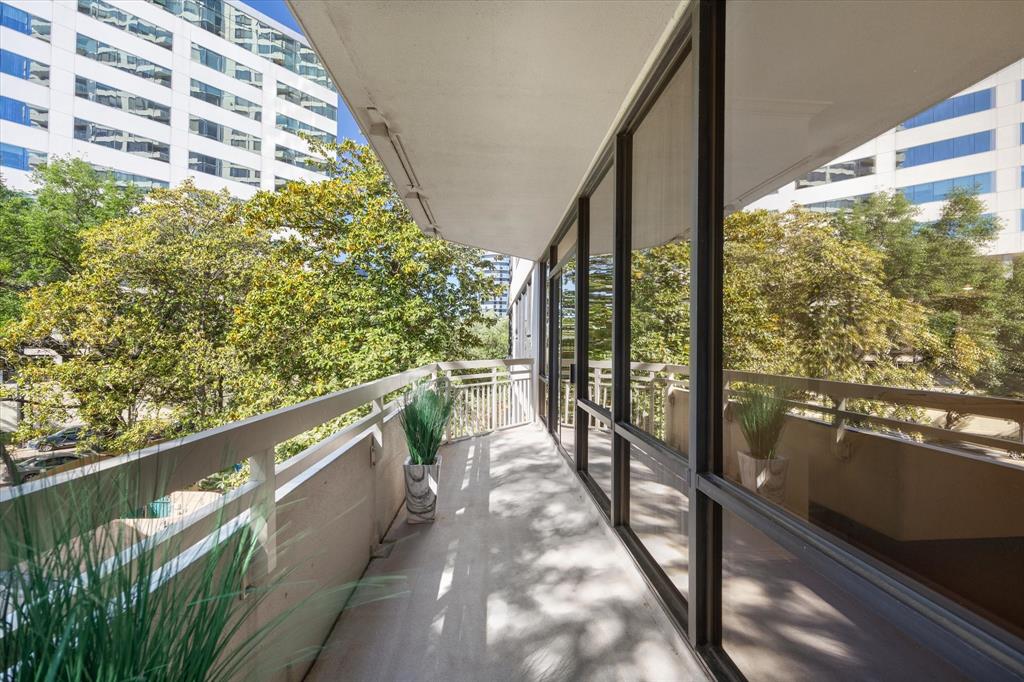 14 Greenway Plaza # 3Q