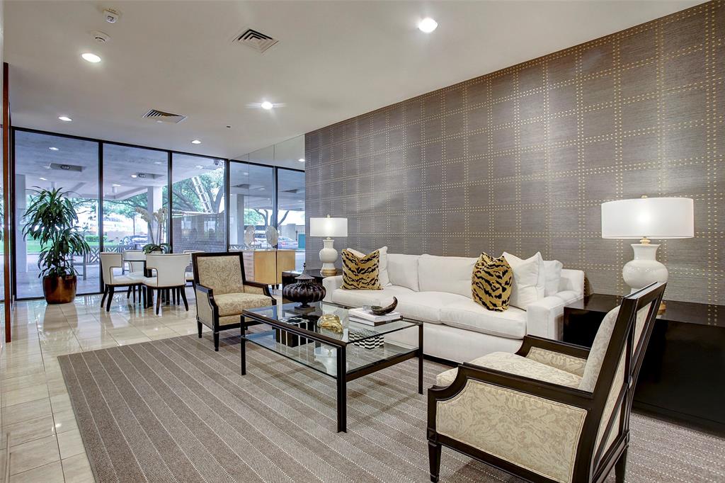 14 Greenway Plaza # 3Q