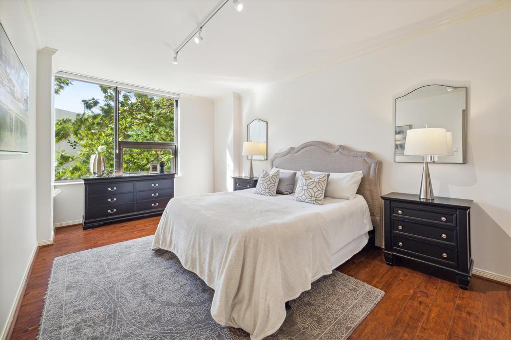 14 Greenway Plaza # 3Q