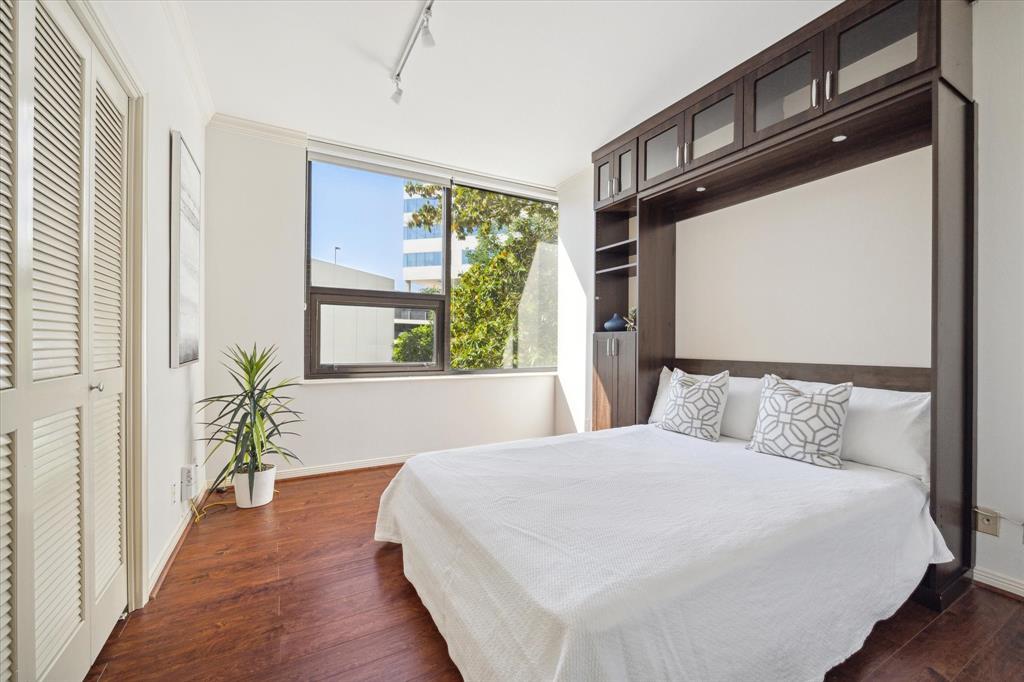 14 Greenway Plaza # 3Q