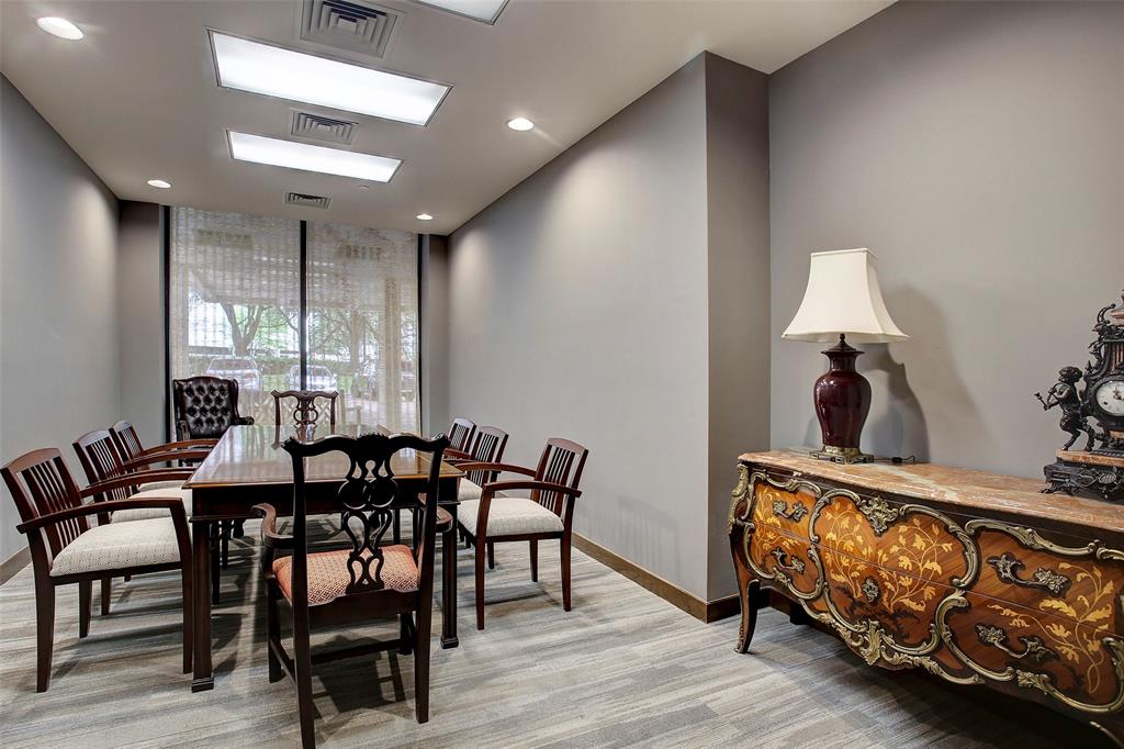 14 Greenway Plaza # 3Q