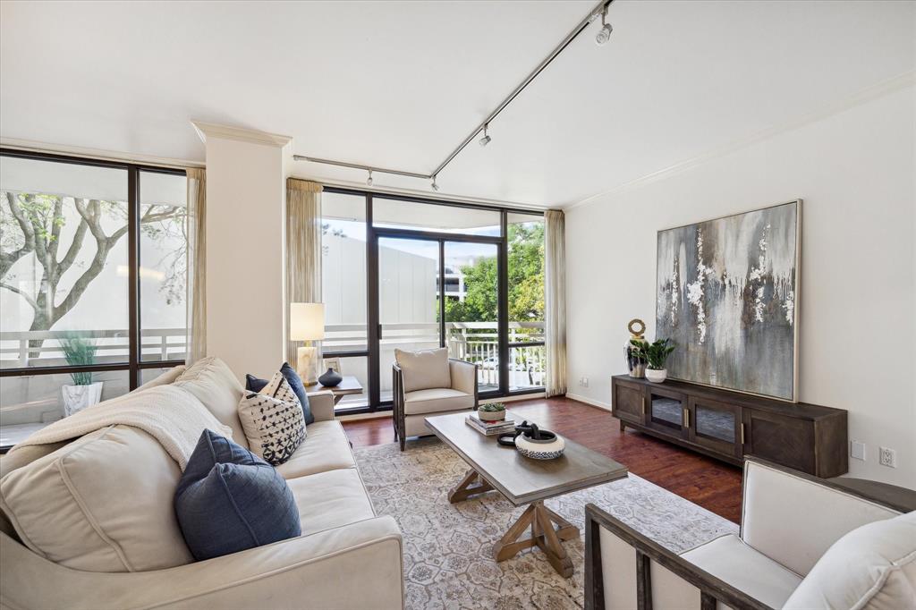 14 Greenway Plaza # 3Q