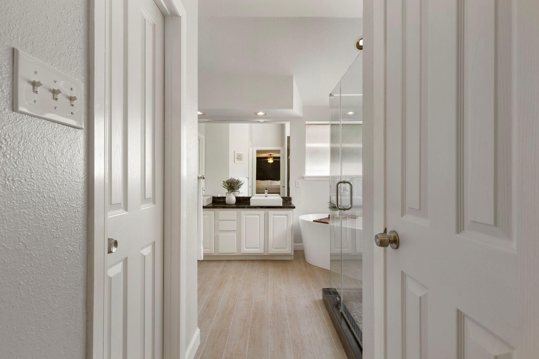 50 W New Avery Place