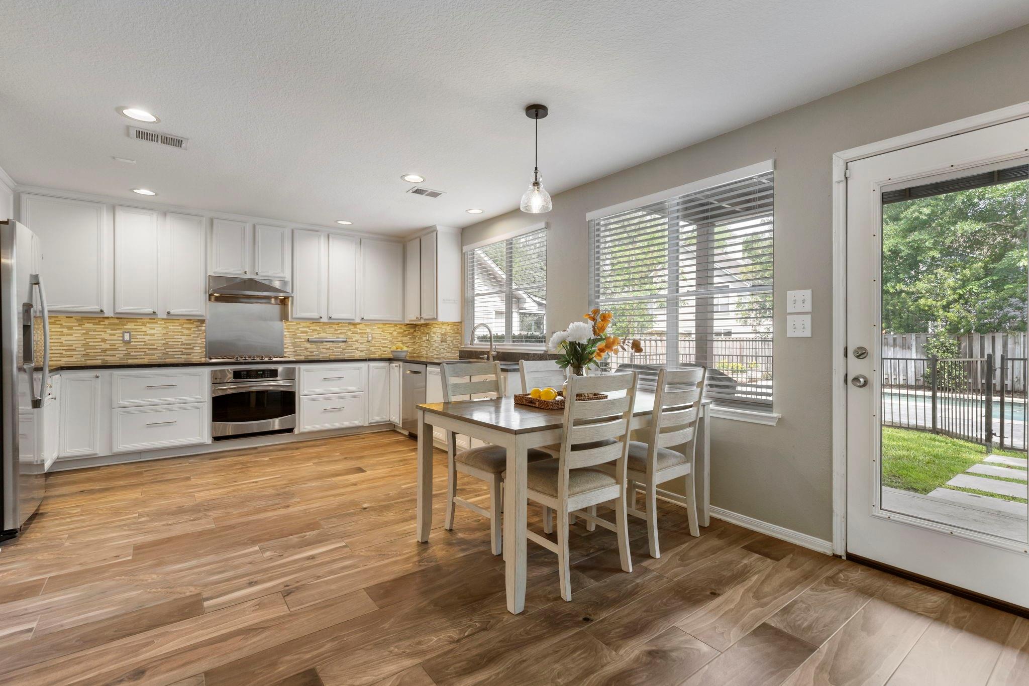 50 W New Avery Place