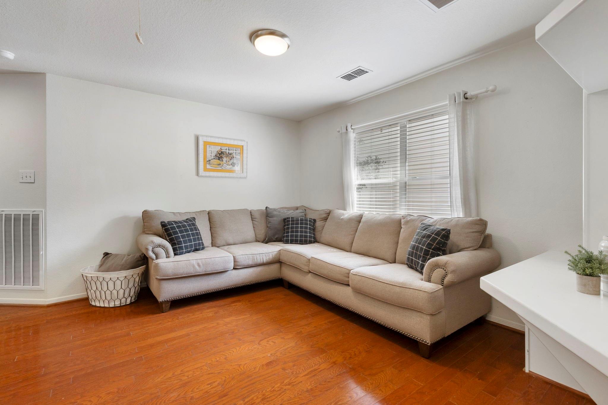 50 W New Avery Place