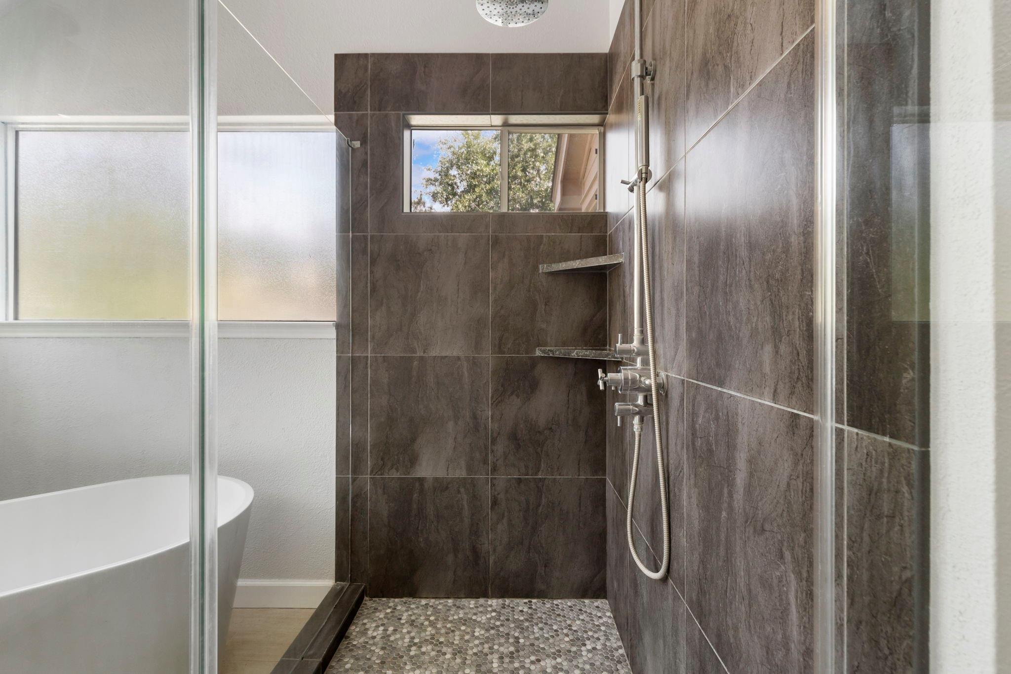 50 W New Avery Place