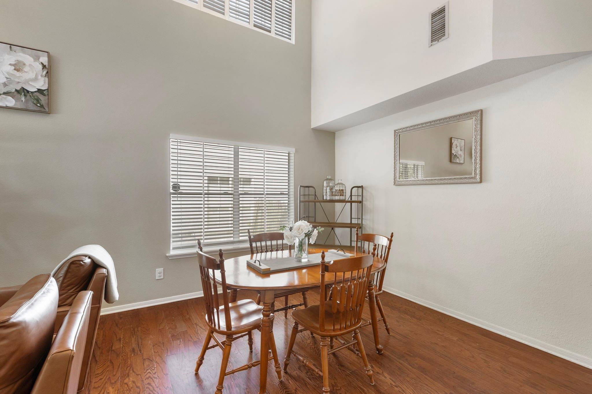 50 W New Avery Place