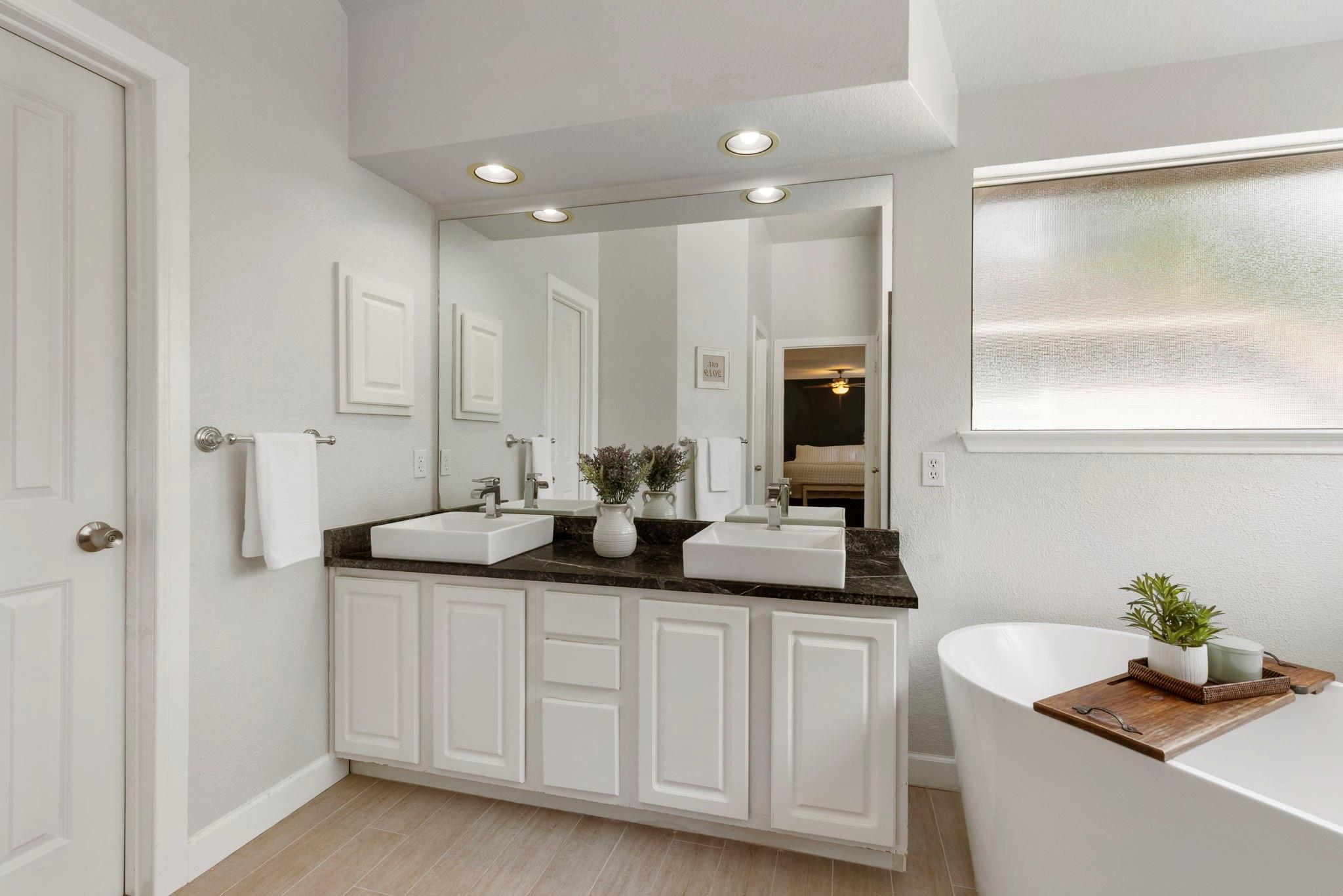 50 W New Avery Place