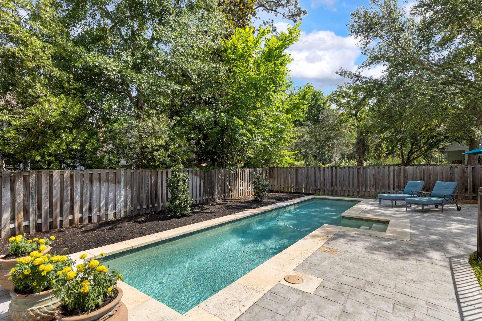 50 W New Avery Place