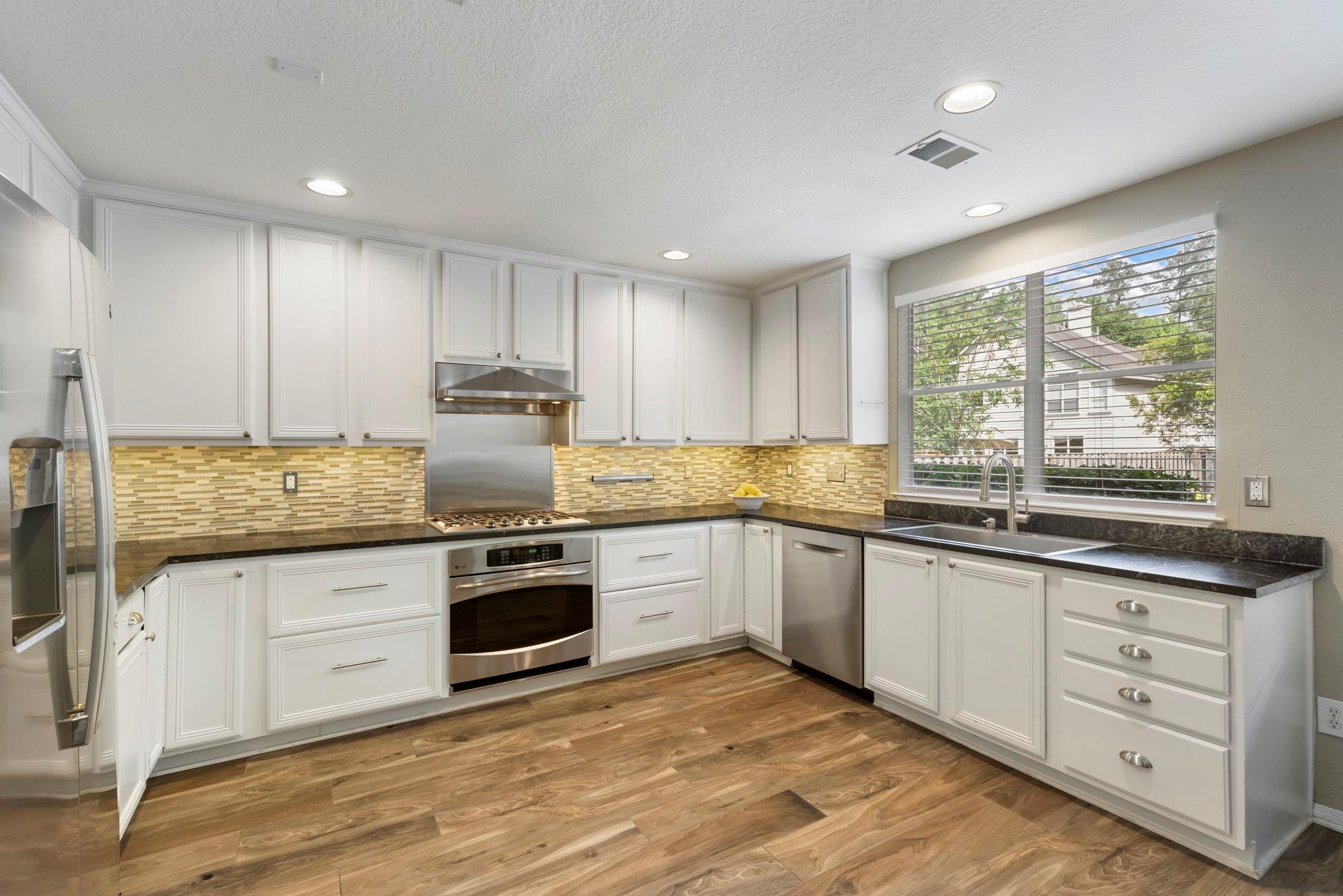 50 W New Avery Place