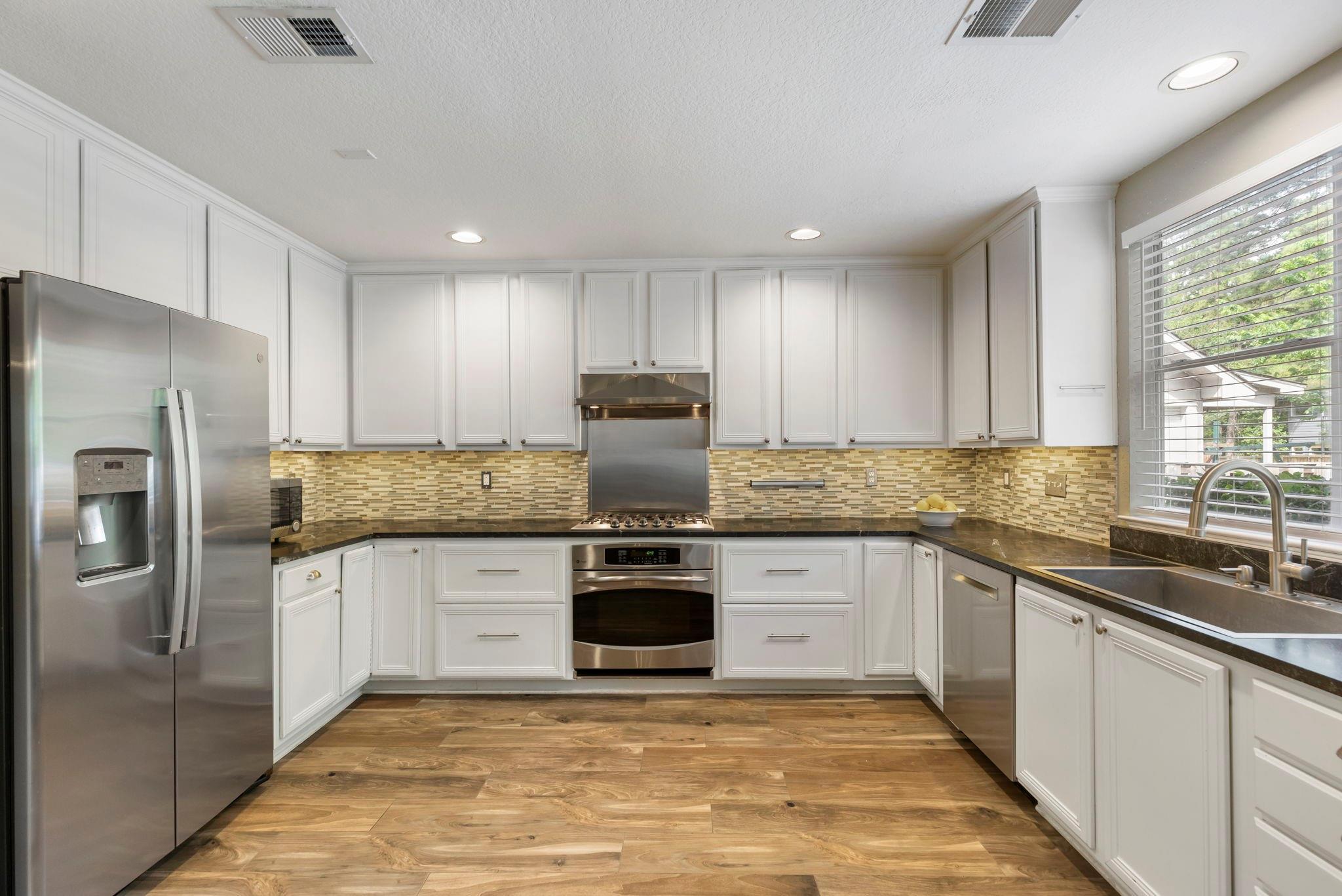 50 W New Avery Place