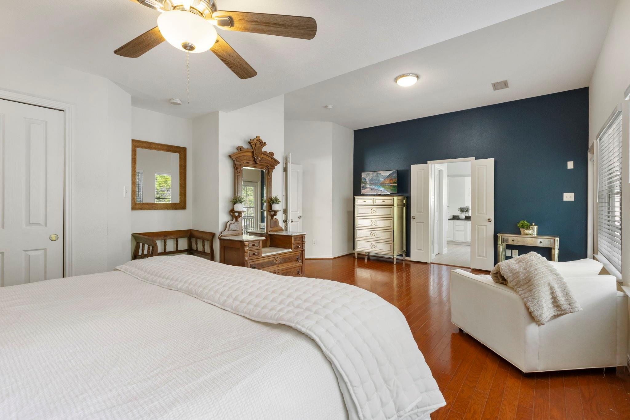 50 W New Avery Place