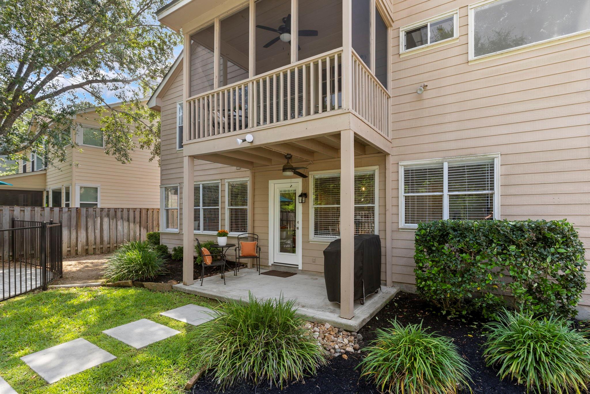 50 W New Avery Place
