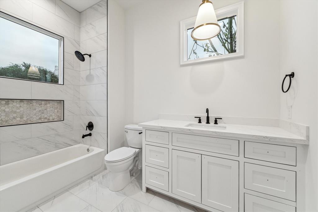 219 W 34th Street