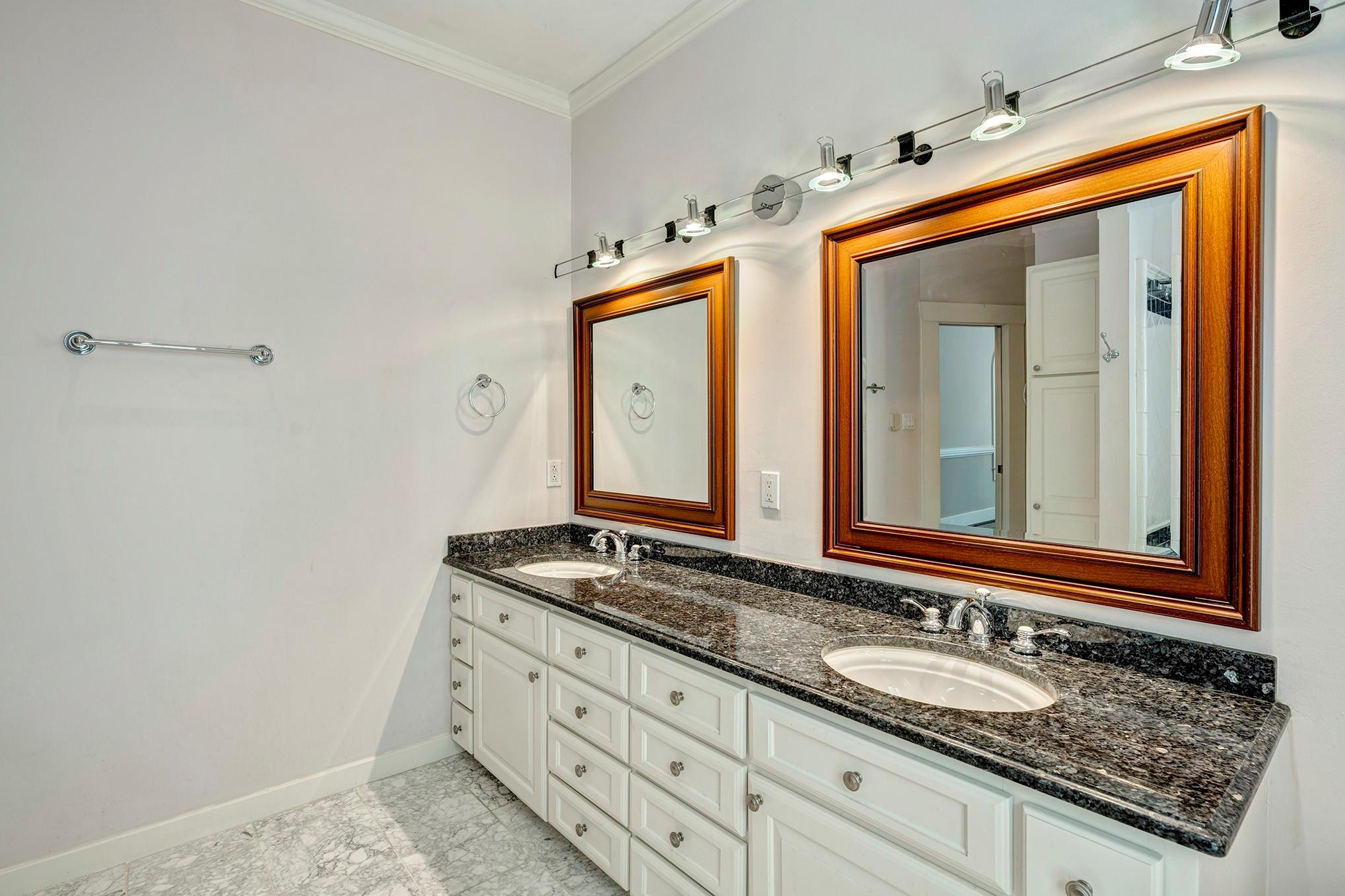 1403 Bonnie Brae