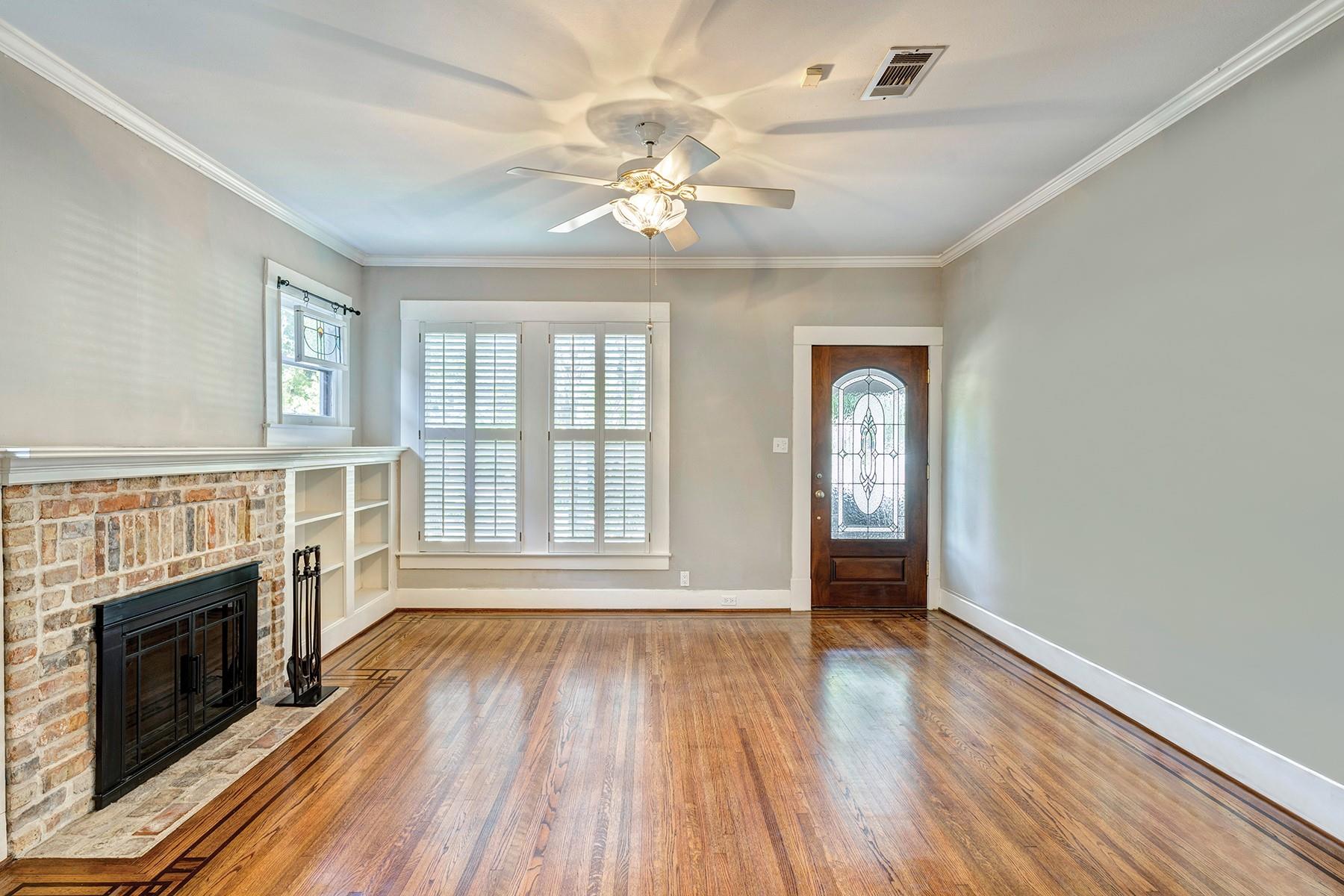 1403 Bonnie Brae