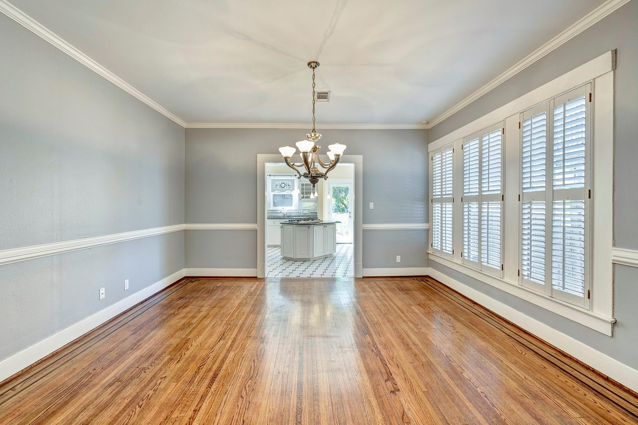 1403 Bonnie Brae