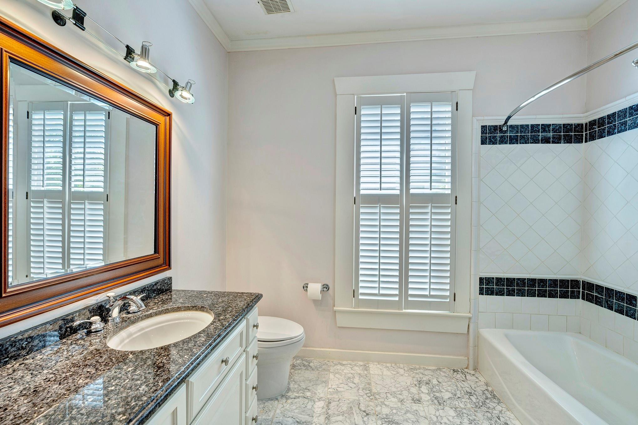 1403 Bonnie Brae