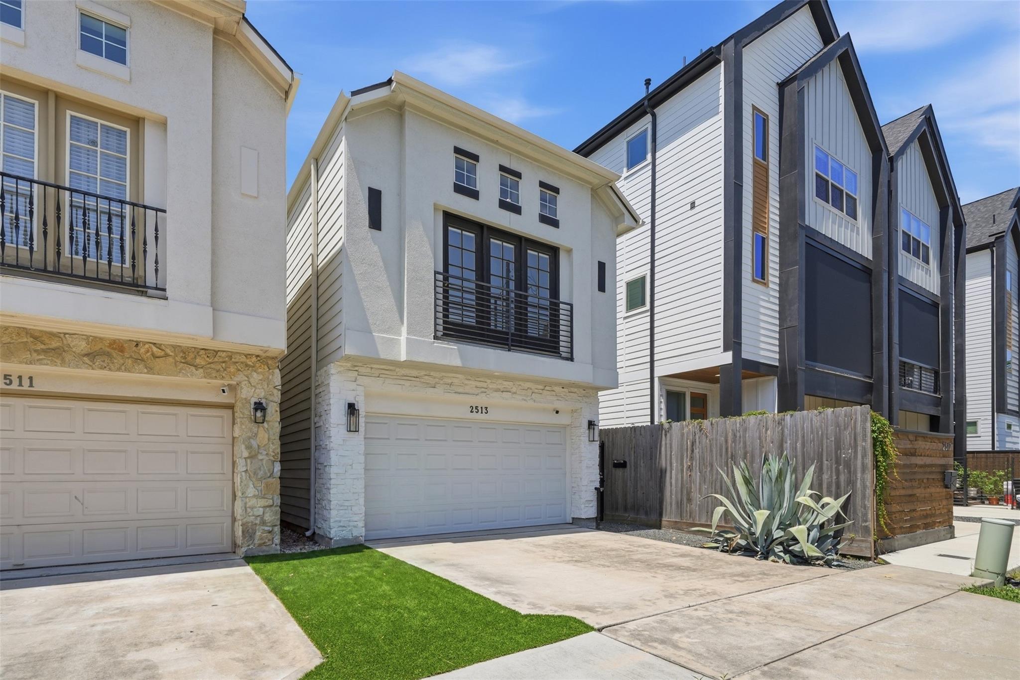 2513 Detering Street