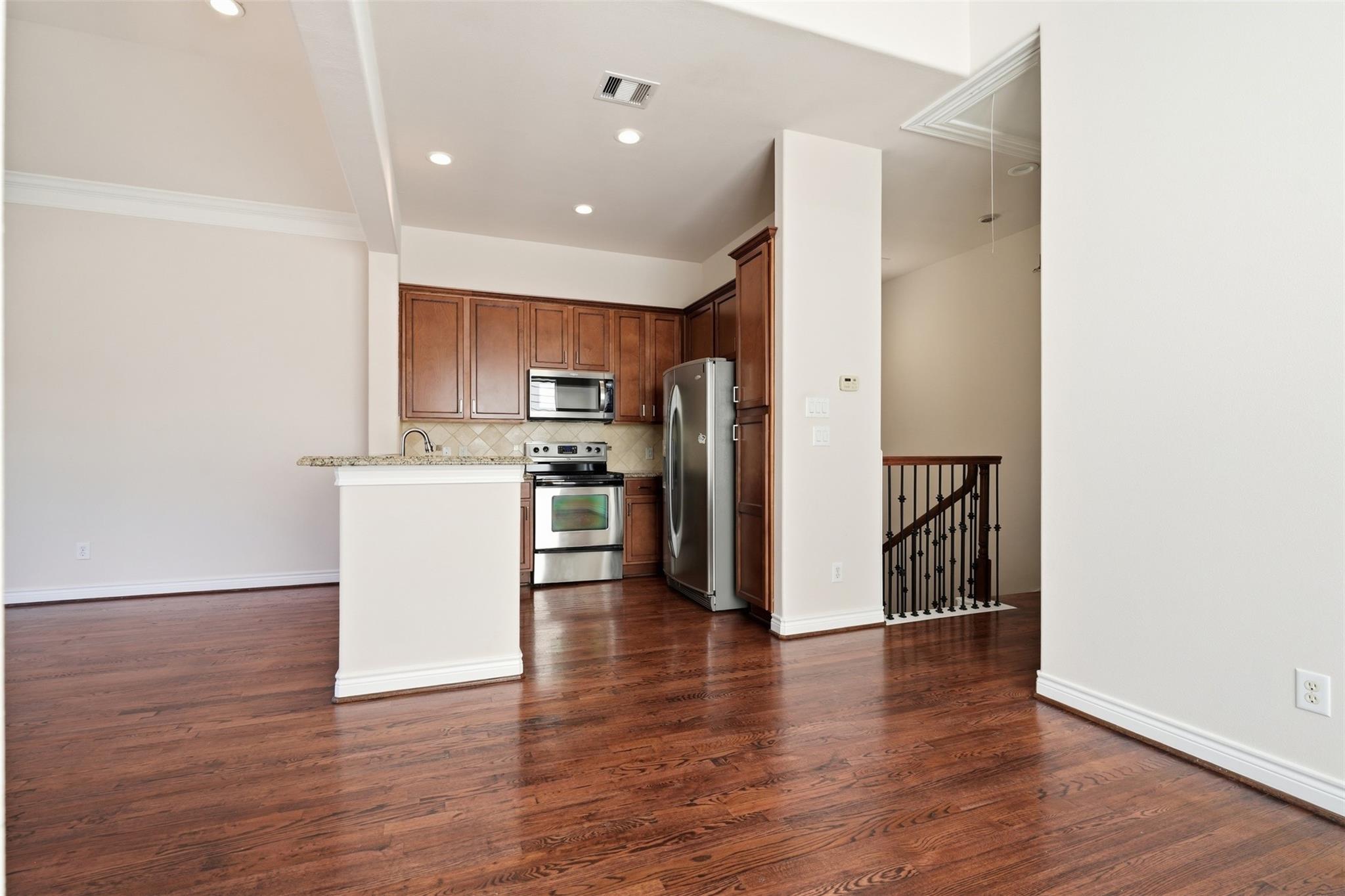 2513 Detering Street
