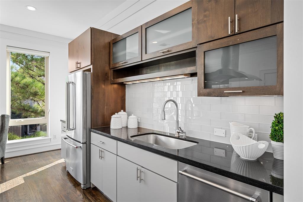 1322 Crocker Street