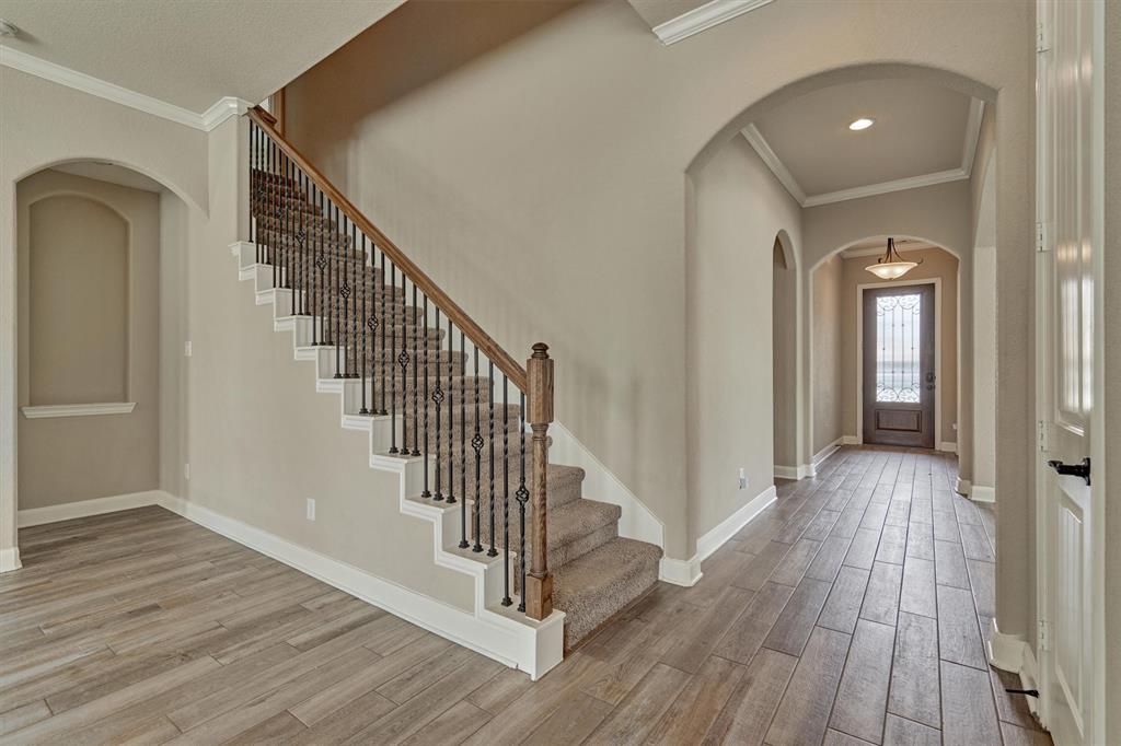 6211 Pinewood Heights Drive