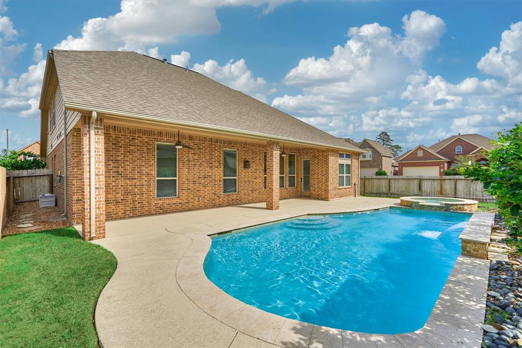 6211 Pinewood Heights Drive