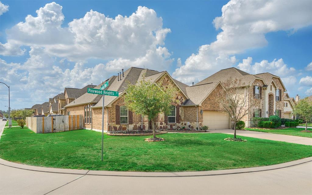 6211 Pinewood Heights Drive