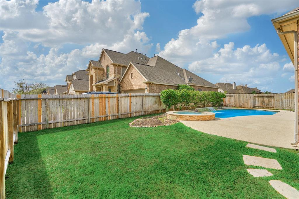 6211 Pinewood Heights Drive