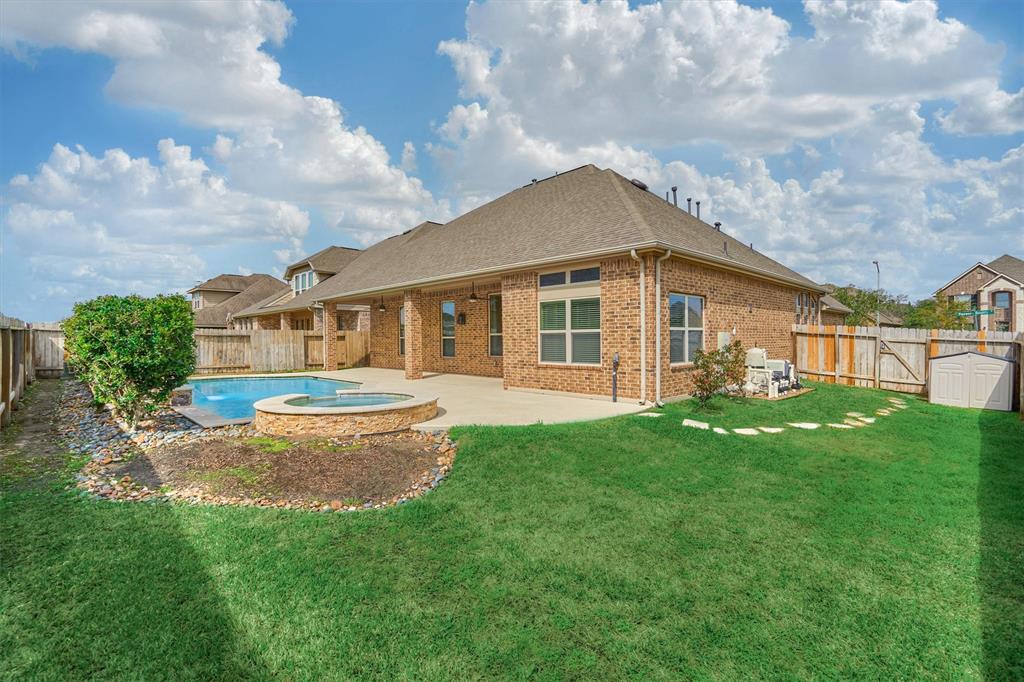 6211 Pinewood Heights Drive