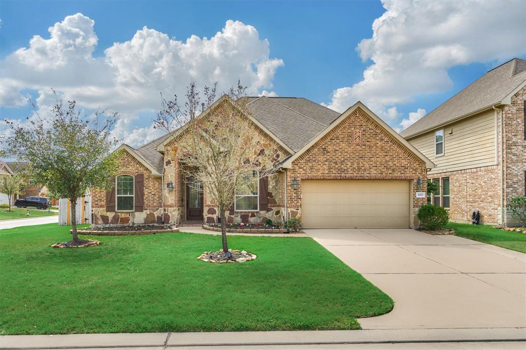 6211 Pinewood Heights Drive