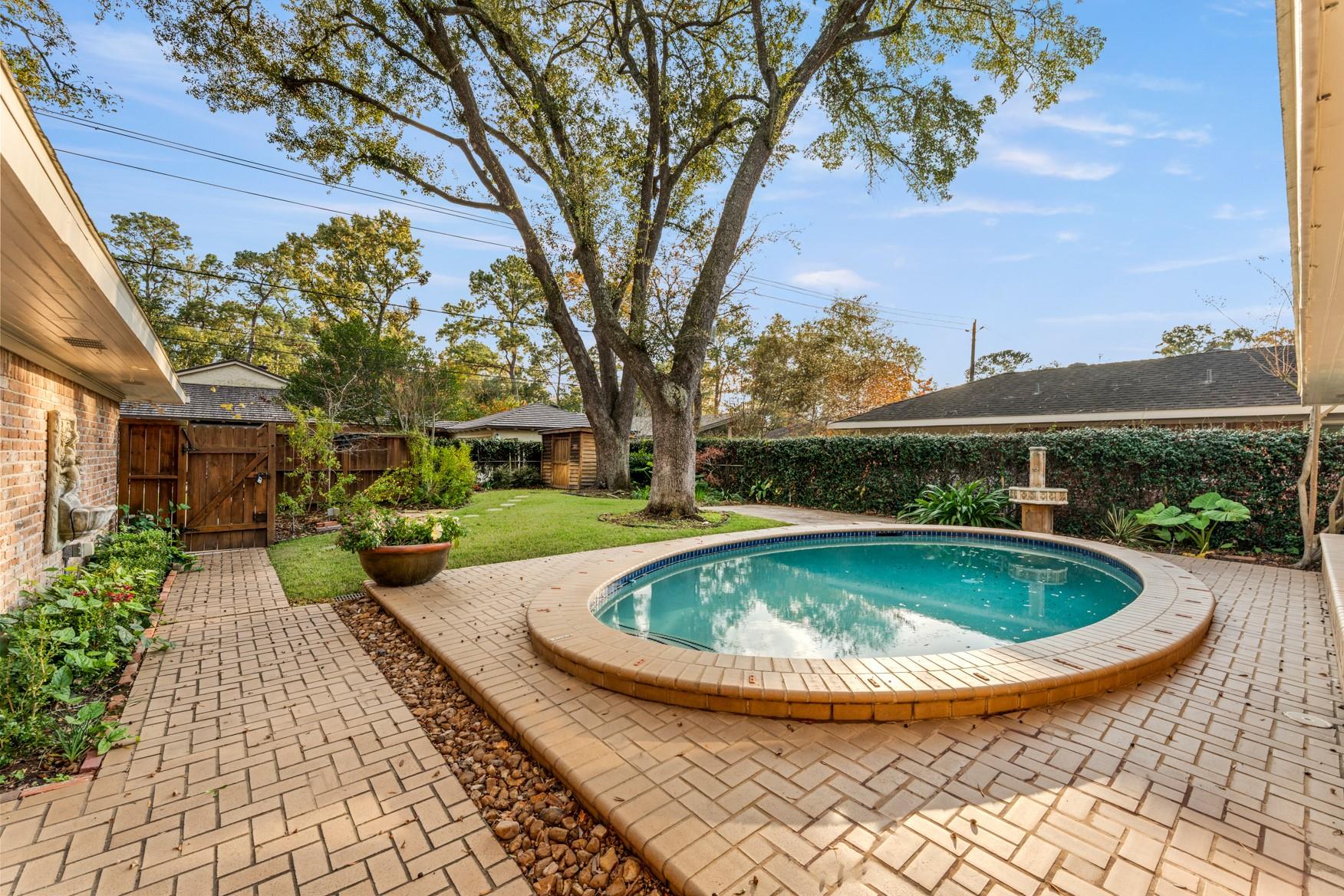 10203 Green Tree Road