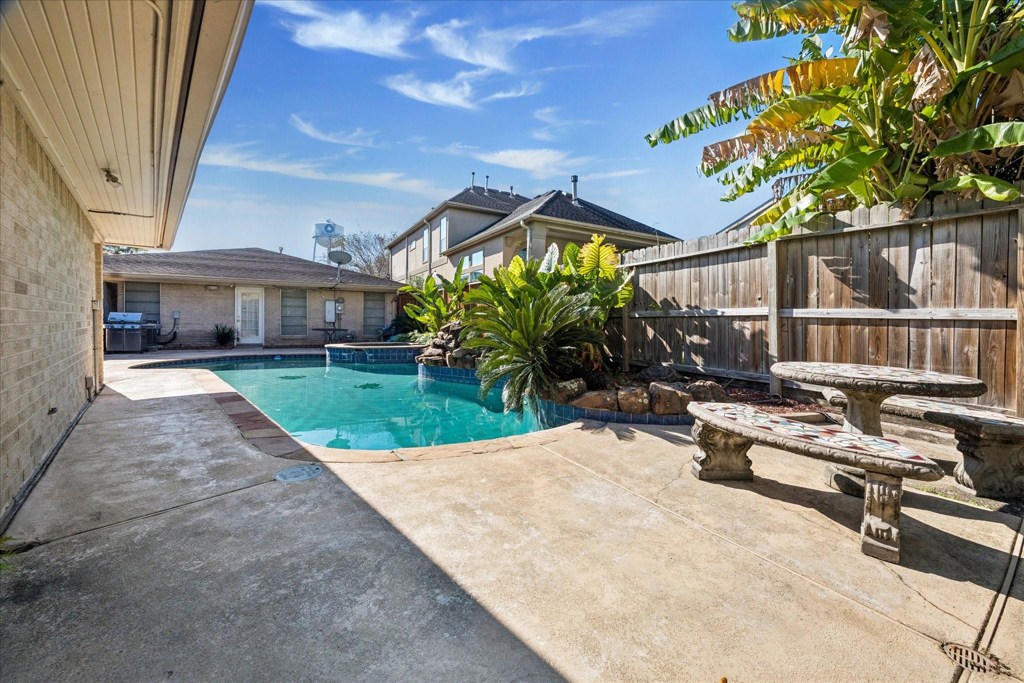 3716 Bellaire Boulevard