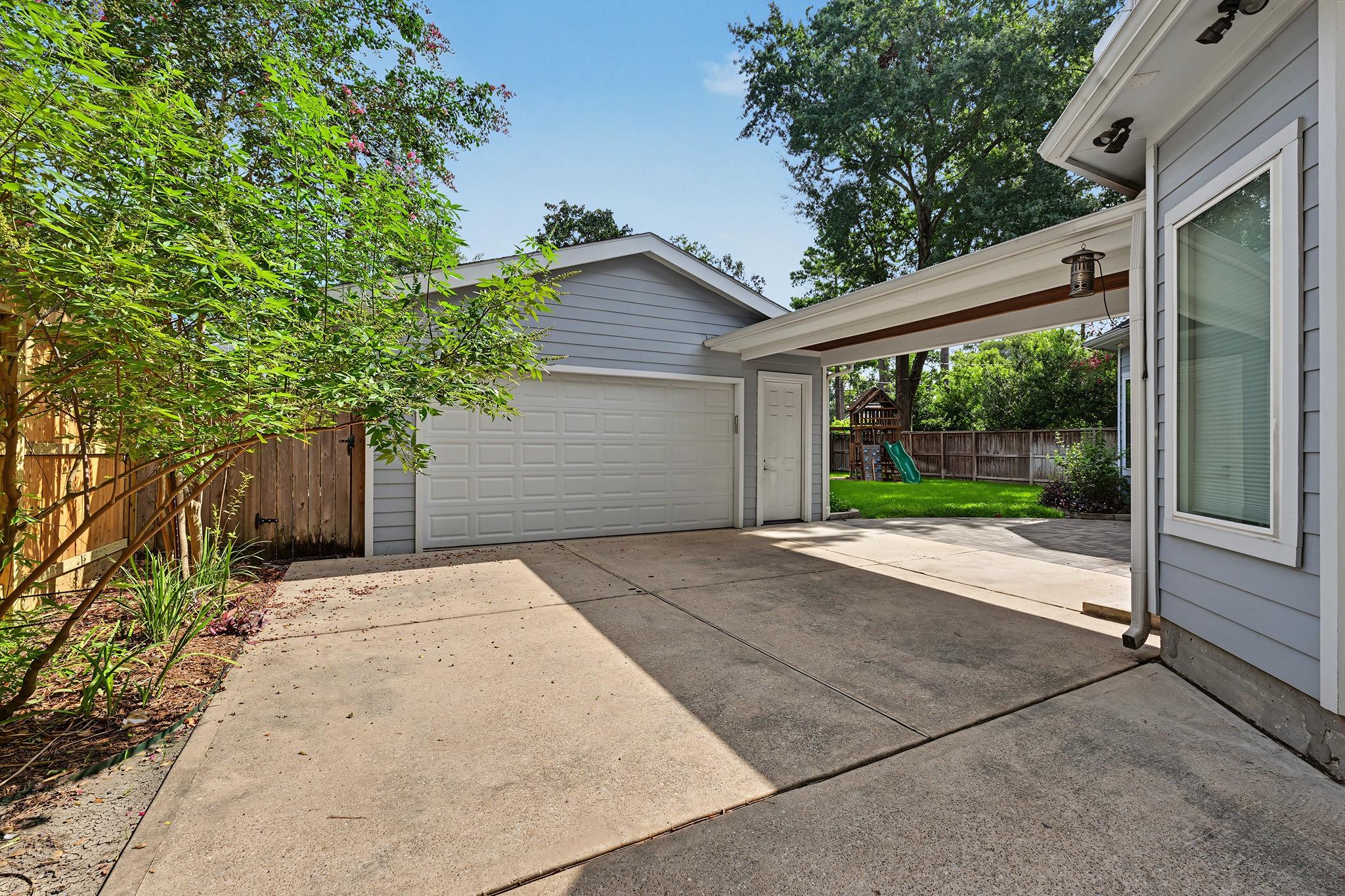 818 W 43rd Street