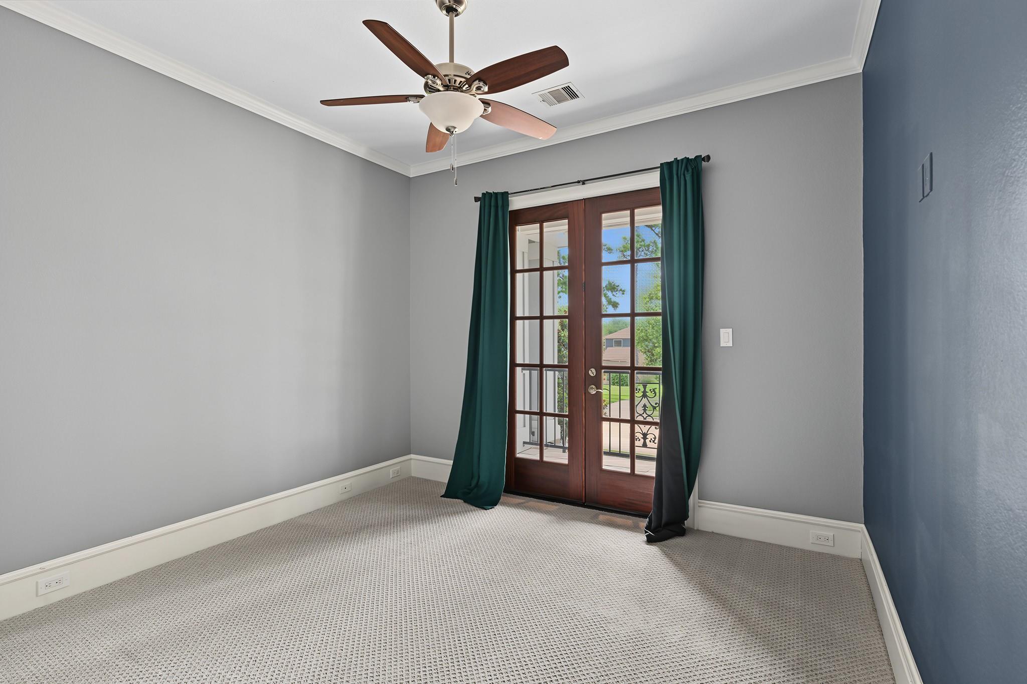 818 W 43rd Street