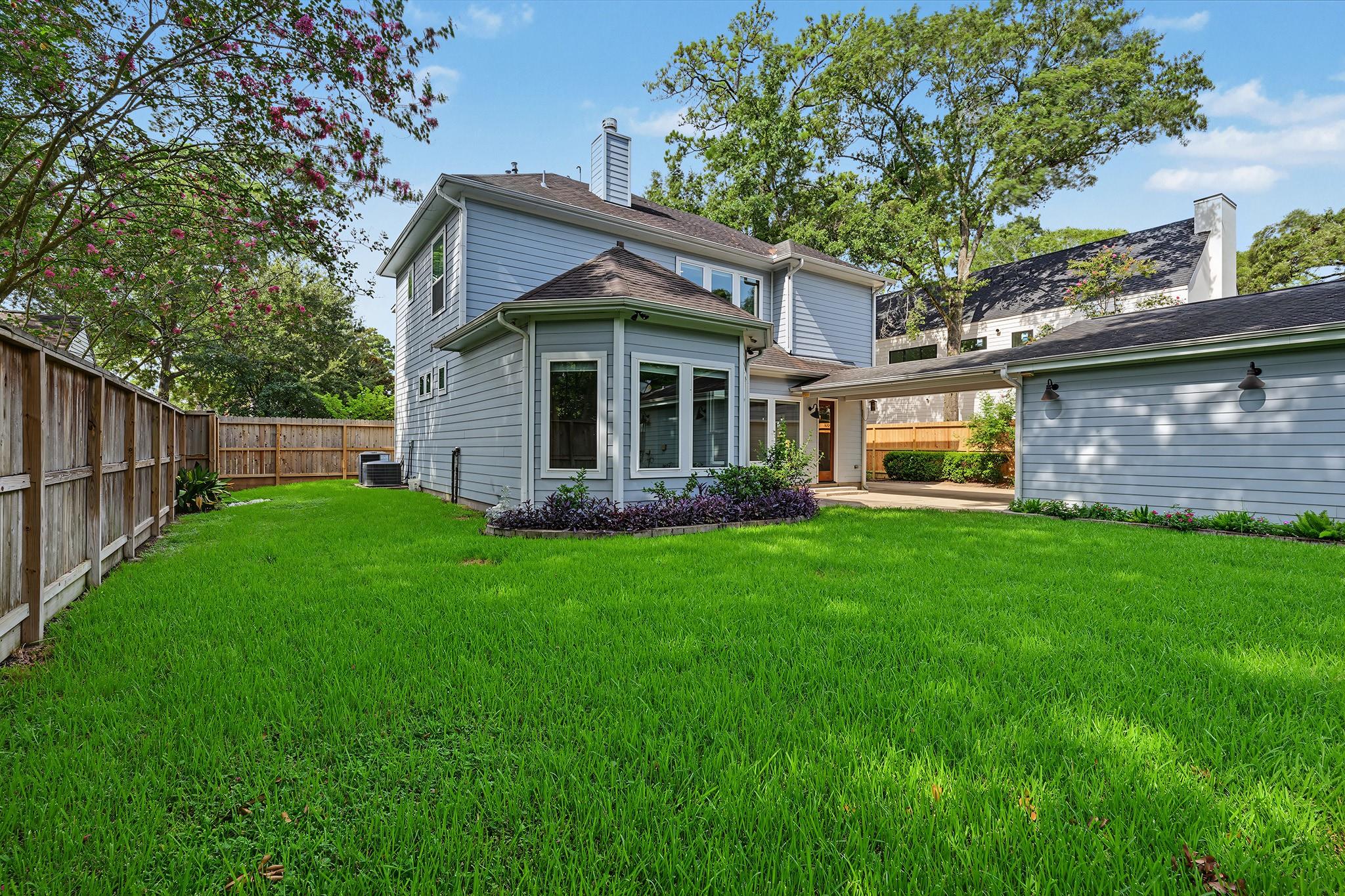 818 W 43rd Street