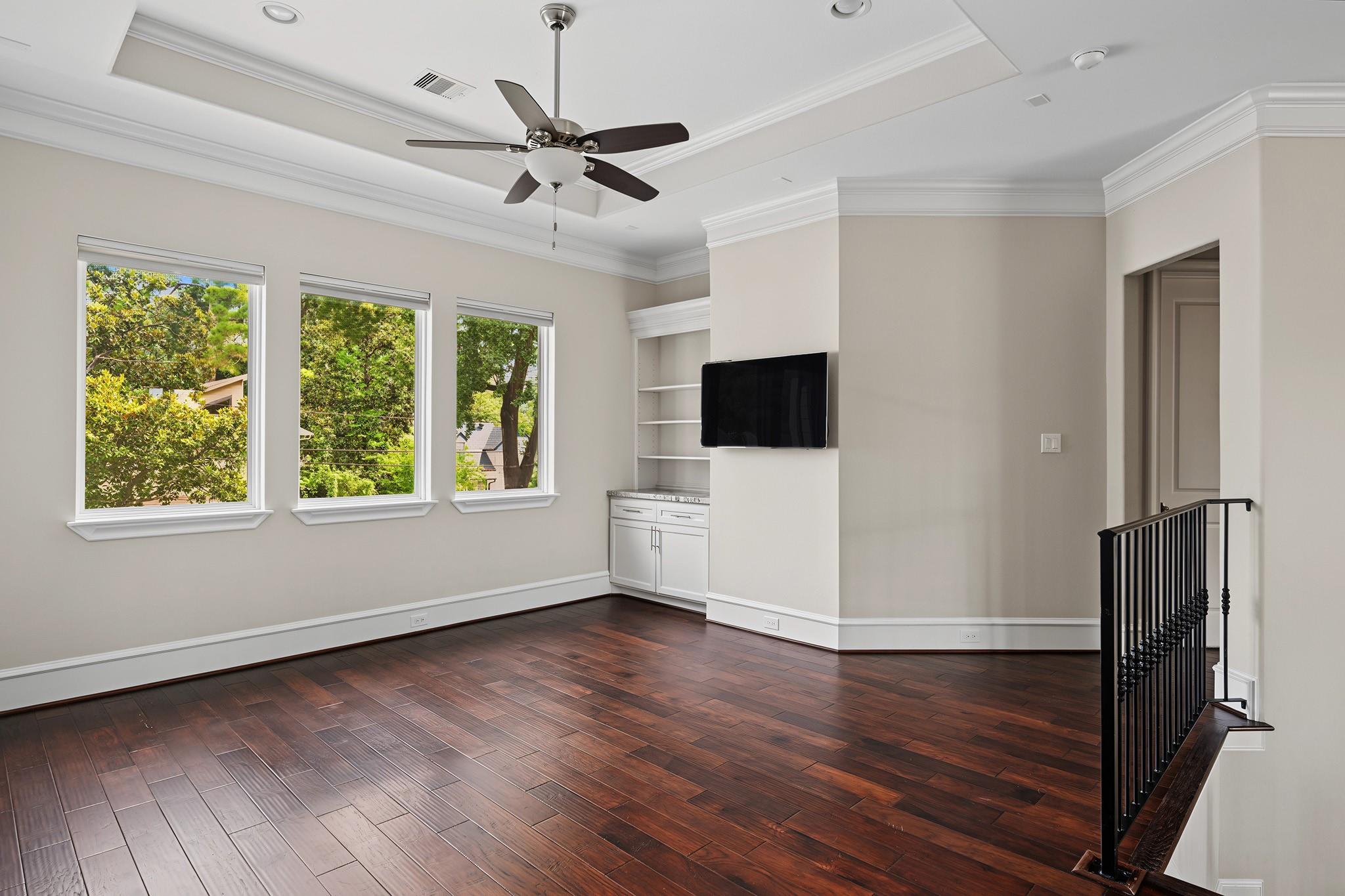 818 W 43rd Street
