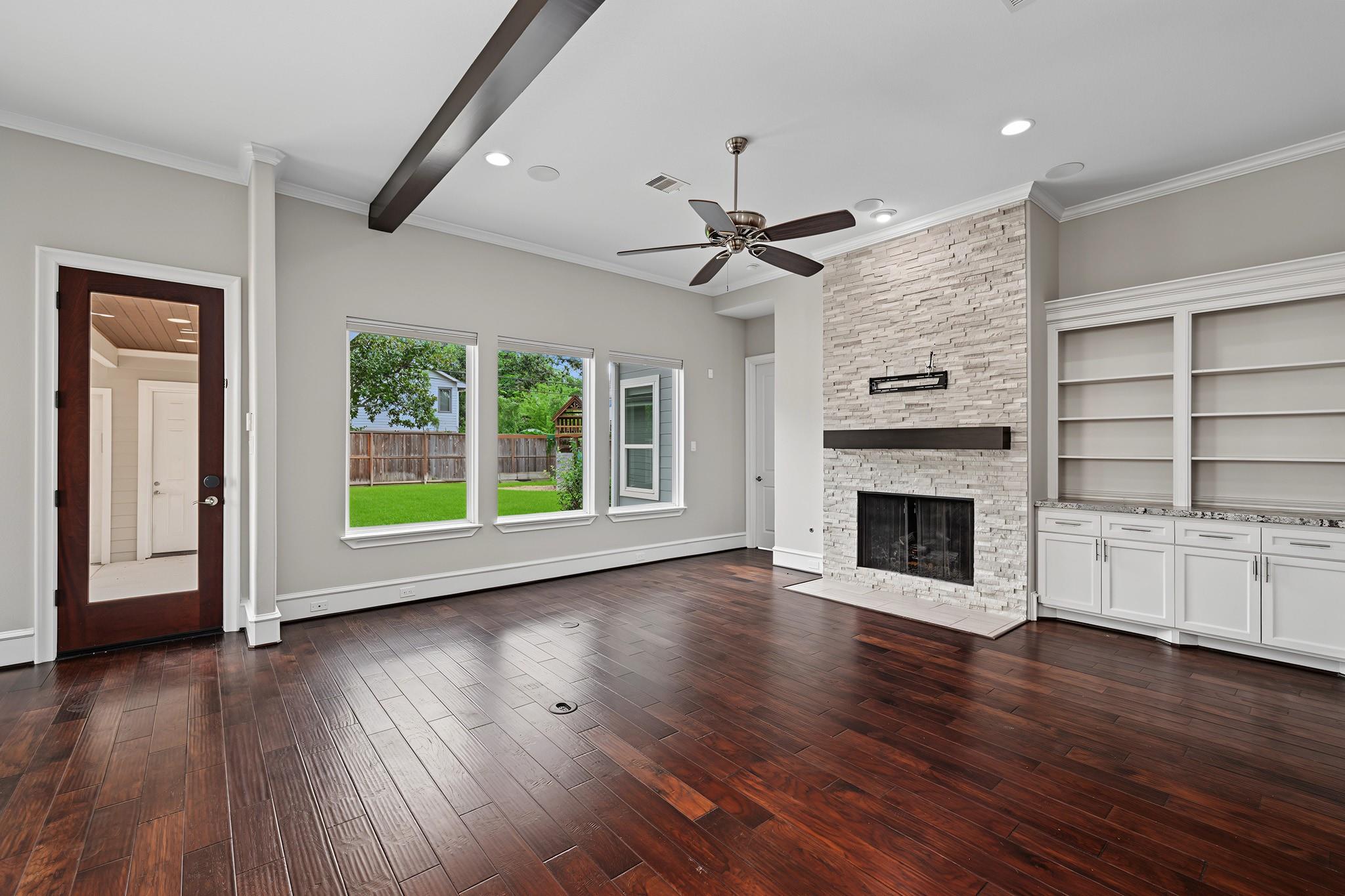 818 W 43rd Street