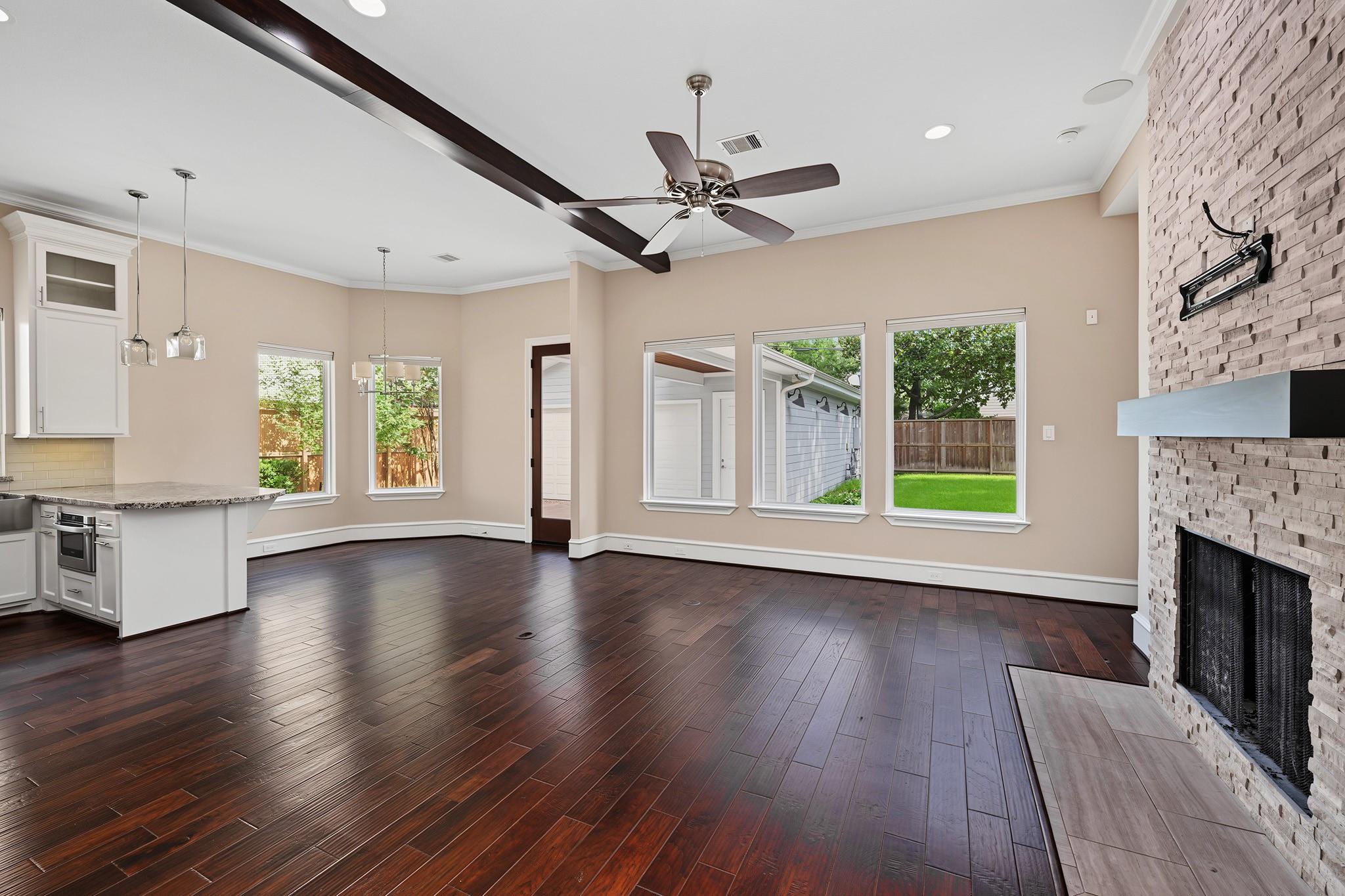 818 W 43rd Street