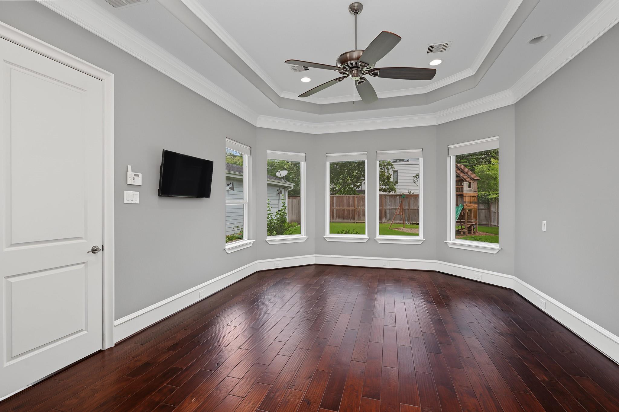 818 W 43rd Street