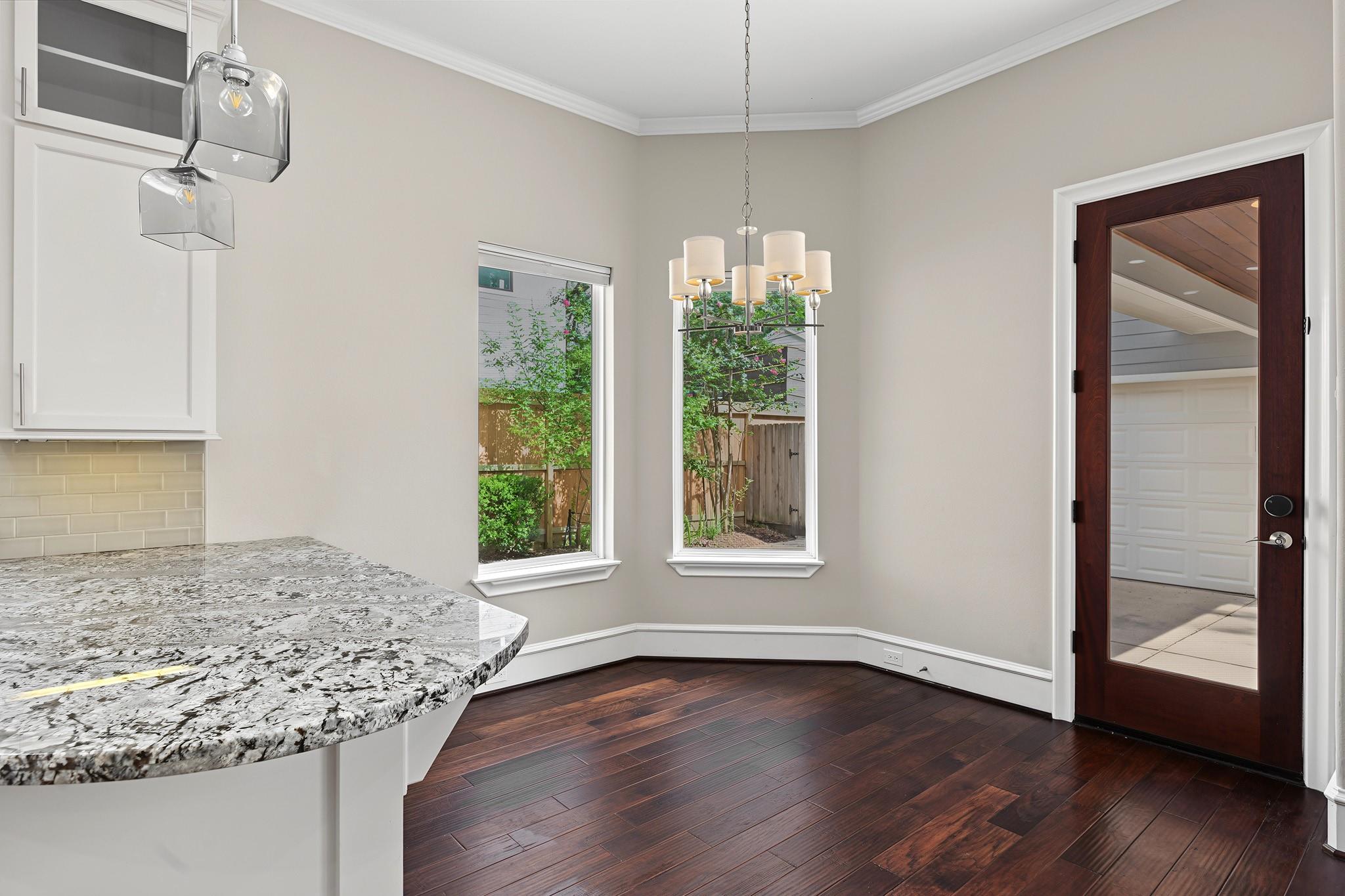 818 W 43rd Street