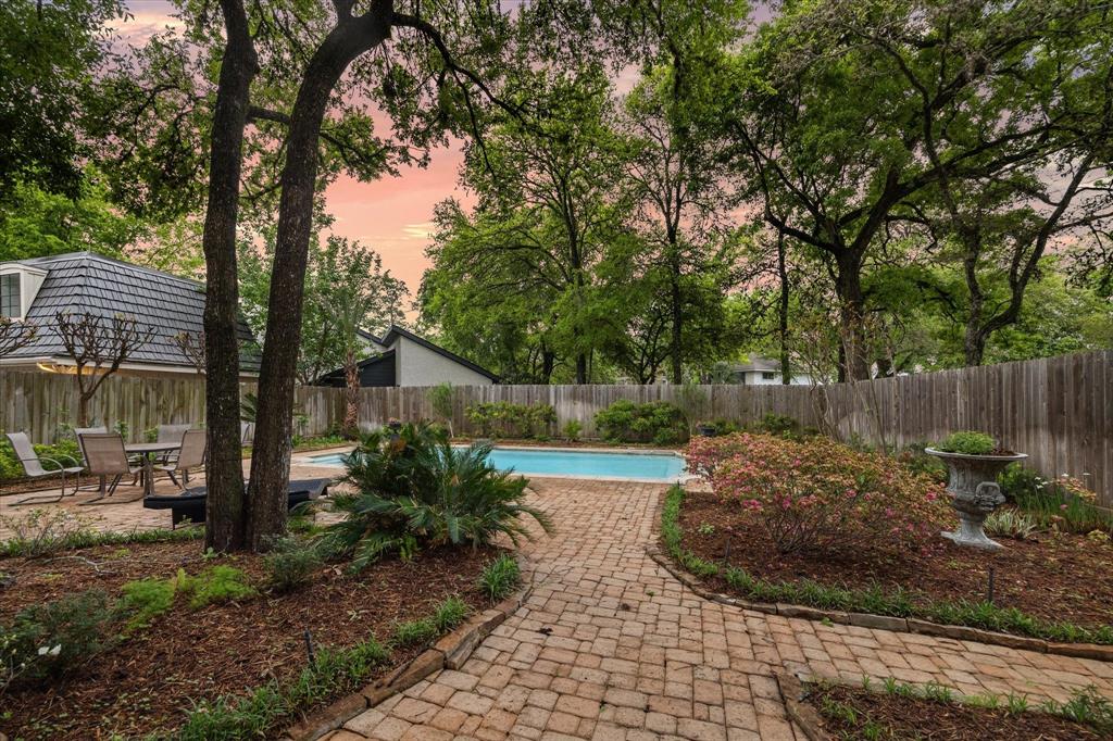 11015 Lakeside Forest Lane